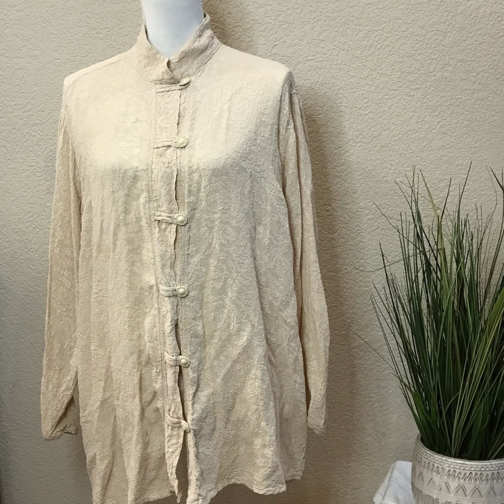 Vintage Uru cream silk embossed mandarin collar tunic button up size L